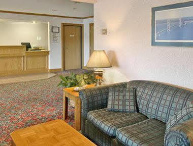 Super 8 By Wyndham St. Ignace Hotel Exterior photo
